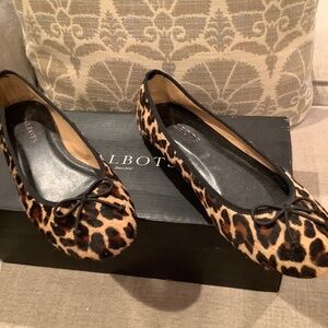 6N leopard flats